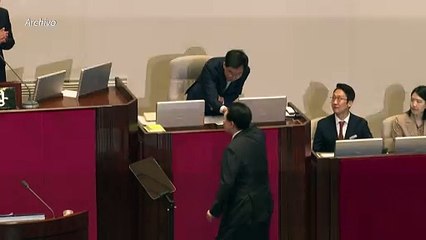 Presidente de Corea del Sur da marcha atrás, tras decretar ley marcial