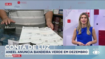 Ônibus sem freio atinge 17 carros em Belo Horizonte (MG)