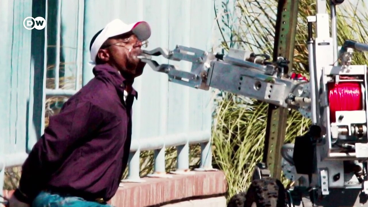 #Shift  Roboter als Ordnungshüter   Roboter RoboCop Polizei Sheriff Soldat