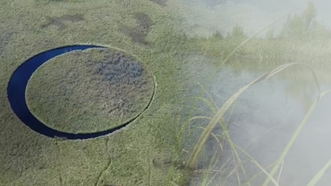 Bí ẩn hòn đảo tựa "vầng trăng khuyết" ở Argentina