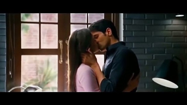 Alia Bhatt All Kisses HD