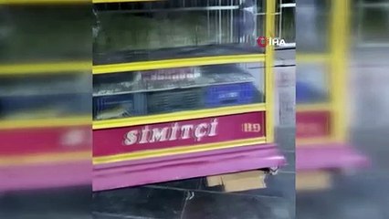 Seyyar simit tezgahında fare görüldü