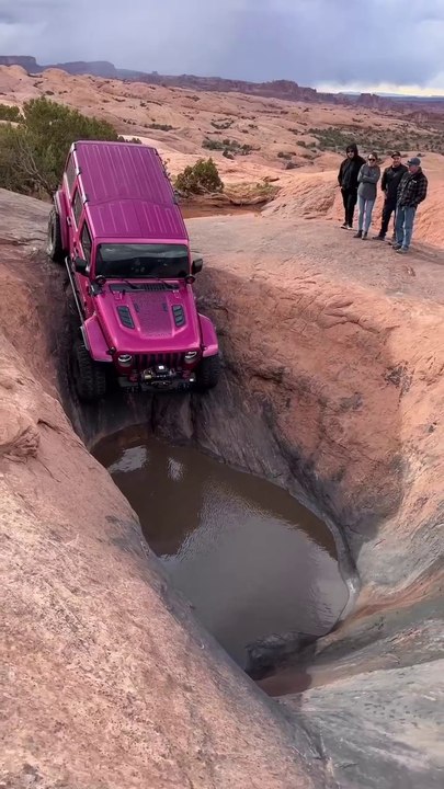 Jeep drive climbing