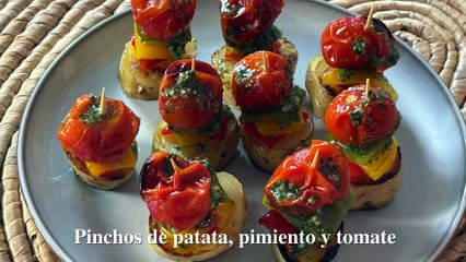 Pinchos de patata, pimiento y tomate
