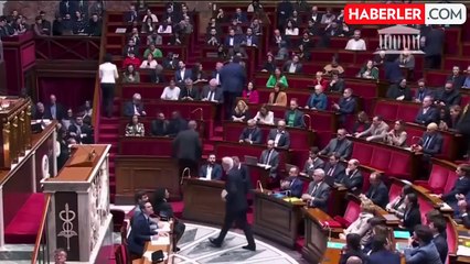 Avrupa'nın en büyük ülkesinde aşırı sağın desteğini çektiği azınlık hükümeti her an düşebilir