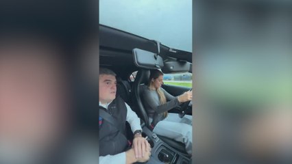 Marta Díaz graba su clase de conducir y casi atropella un peatón