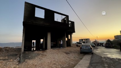Filistin topraklarını gasbeden İsrailliler, Batı Şeria’da 2 ev, 1 dükkan ve 3 aracı ateşe verdi