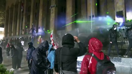 Georgien: Demonstranten trotzen Drohungen von Regierungschef Kobachidse