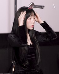 📣 Giveaway alert! Win an autographed photo from Zombieverse2. Divided by zombies, united by a photobooth