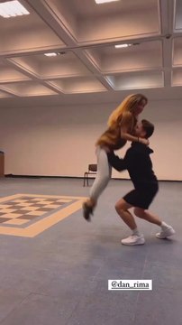 Flavia Mihasan - 16-18.11.2022 \Living, recl. Mohito Fashion.Baie,filmare (Antonio Pavăl), recl. Dyson.Repetiţii Mamma Mia!. \Separeu bucătărie,cadouri, cosmetice.În oraş,şedinţă foto (Costin Dragomir), piele, recl.BSB Romania. \Mariusmică.