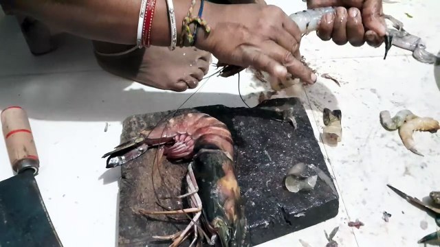 Mastering Lobster (Jhinga) Fish Cutting Skills at Home