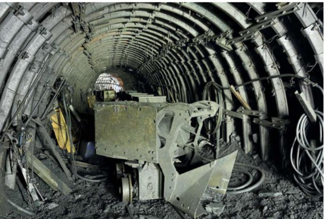 "Ningún trabajo te engancha como la mina": cinco mineros recuerdan por Santa Bárbara como era su vida en la bocamina de Salgueiro