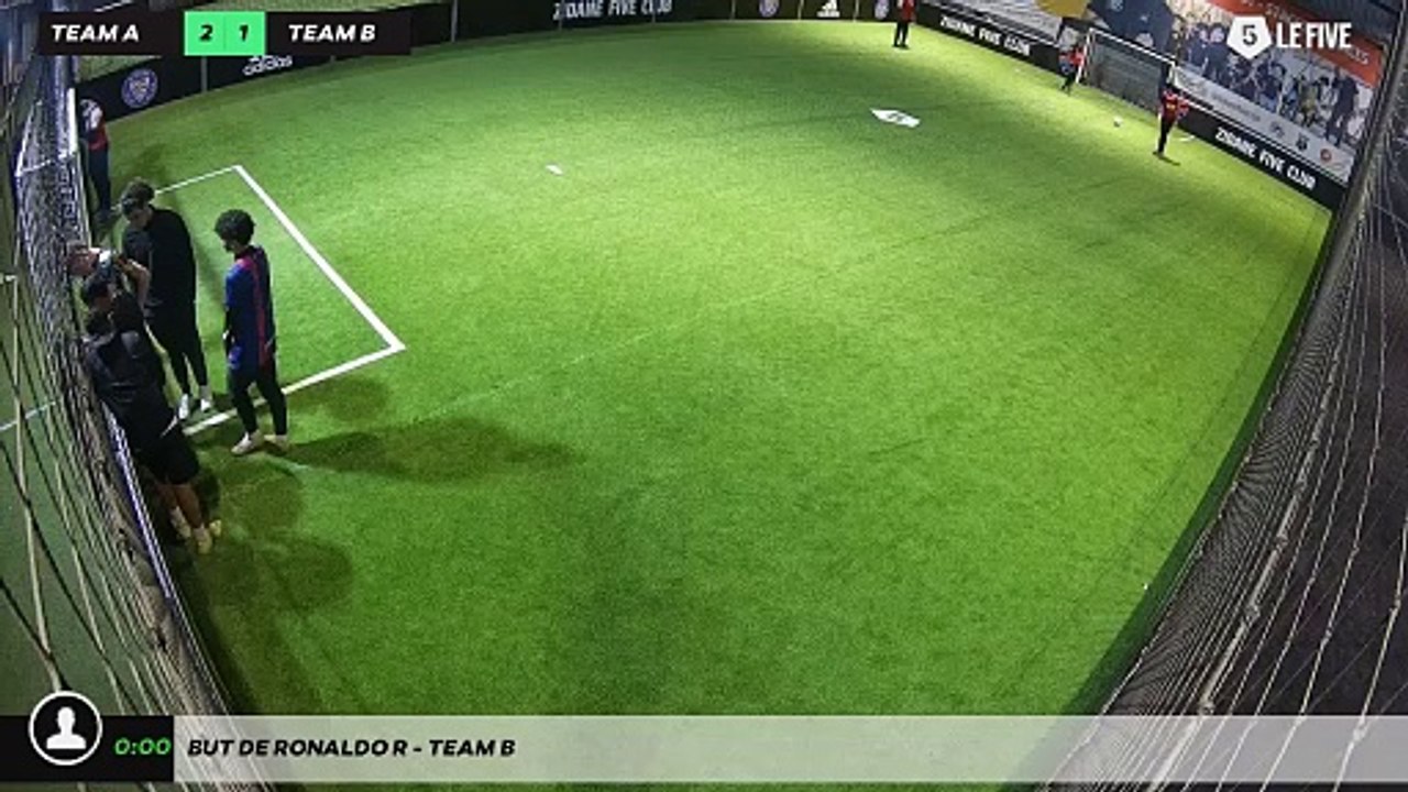 But de Ronaldo R - Team B