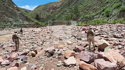 Buscan a la niña de seis años arrastrada por un río en Tacopaya