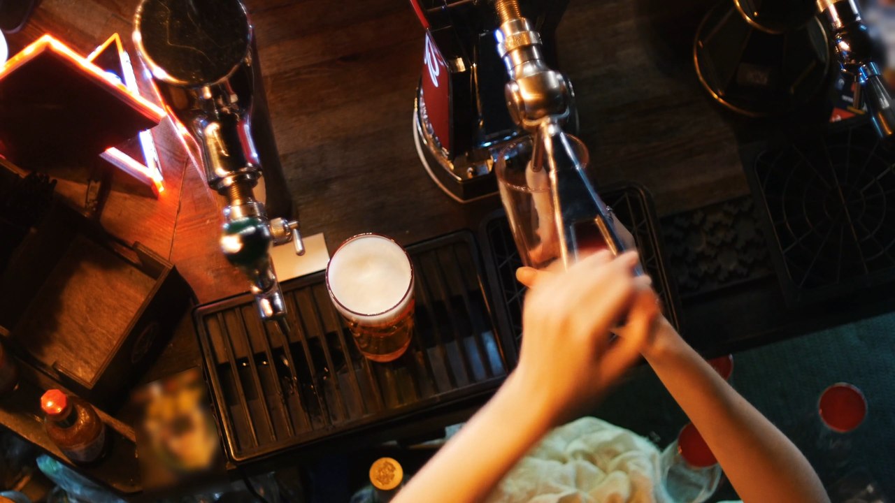 Leeds: Have you noticed bars and restaurants closing?