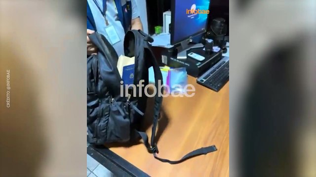 El video del momento en el que encuentran el dinero que llevaba el senador Kueider en su detención en Paraguay
