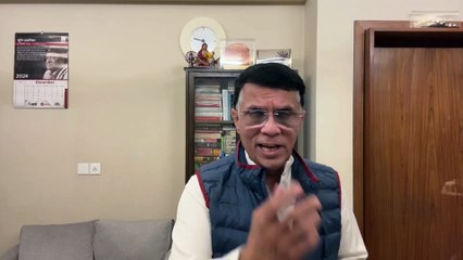 एक तरफ़ सत्ता का अहंकार और दूसरी तरफ़ इस देश के लिए बेपनाह प्यार।