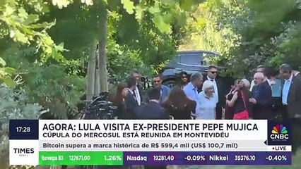 Lula chega a Montevidéu para visitar José Mujica, ex-presidente do Uruguai