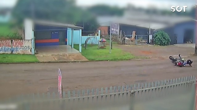 Colisão entre duas motocicletas deixa dois feridos no bairro Neva em Cascavel