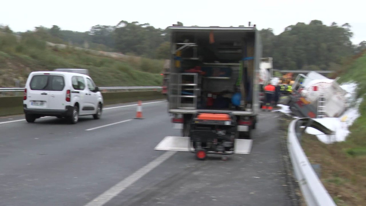 Una colisión entre dos camiones en la AP-9 provoca retenciones a la altura de Pontevedra