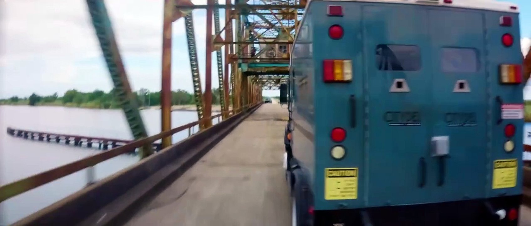 Im Trailer zu Armor zeigt Sylvester Stallone seine böse Seite