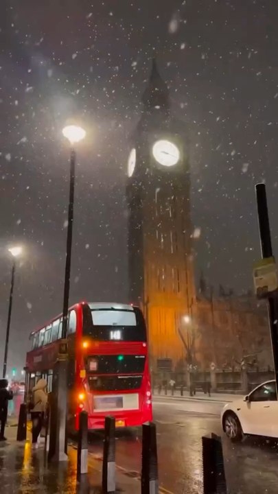 LES ICÔNES de Londres sous la neige