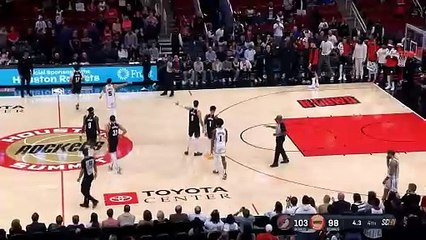 Cápsula Deportiva multó a Fred VanVleet