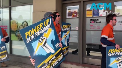 South Coast power workers march for fair wage, rally outside Bega MP office