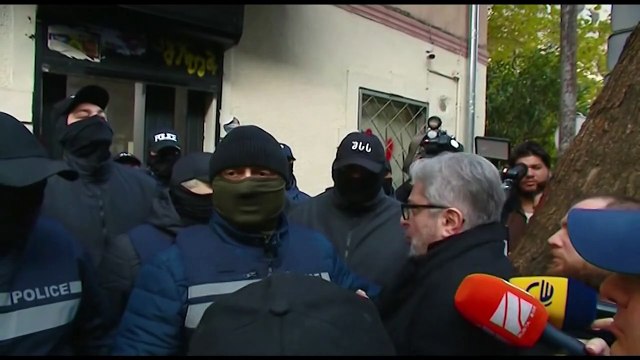 Gürcistan'da muhalefet lideri Gvaramia gözaltına alındı, baygın halde götürüldü
