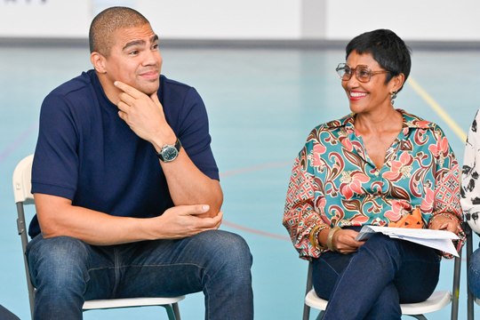Inauguration du gymnase Daniel Narcisse : Ericka Bareigts salue le retour du champion