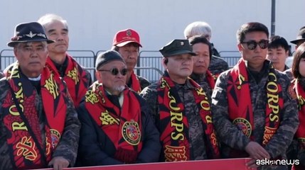 I marine sudcoreani si rasano i capelli contro il presidente Yoon