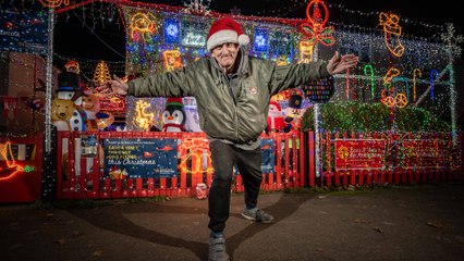 Xmas fanatic decorates house with 90k lights - dedicated to his late partner