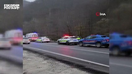 Eskişehir yolunda kaza: Tanker devrildi, asit derelere sızdı