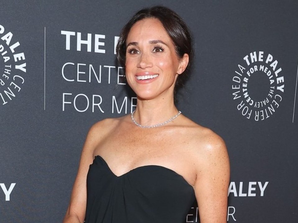 Ohne Prinz Harry: Herzogin Meghan glänzt bei Solo-Auftritt