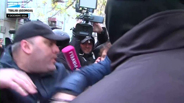 La policía de Georgia arresta a dirigentes de la oposición tras una semana de protestas