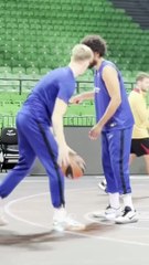Jabari Parker ejerce de mentor de los nuevos talentos del Barça de basket