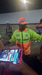 Torcedores do Vitória reclamam de longa espera no Barradão em partida contra o Grêmio