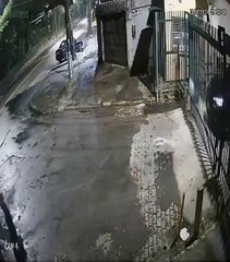 Homem é assaltado dentro de condomínio na Zona Oeste do Rio