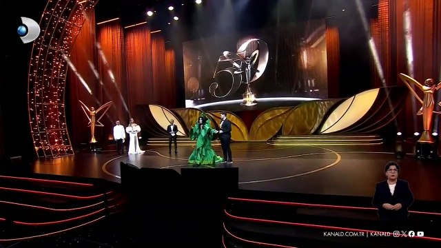 Pantene Altın Kelebek ödüllerinde Bülent Ersoy'a 50. yıl özel ödülü