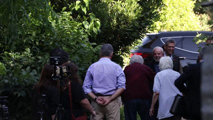 Lula e Petro condecoram Mujica em visita ao Uruguai