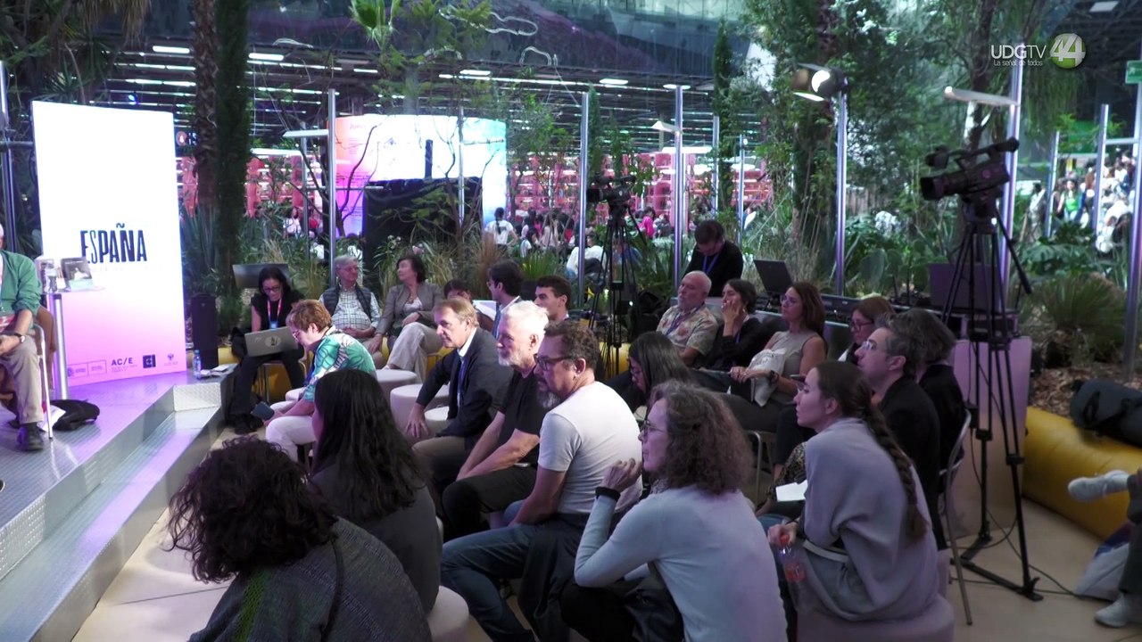 Debaten el papel del periodismo cultural ante las nuevas generaciones en el Pabellón en la FIL