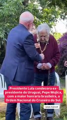 Lula condecora ex-presidente uruguaio com maior honraria brasileira