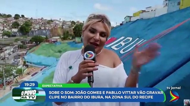 João Gomes e Pabllo Vittar gravam clipe no Ibura, Zona Sul do Recife