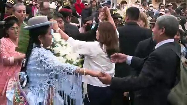 Fiscalía de Perú abre una investigación a Boluarte por no informar de su cirugía de nariz