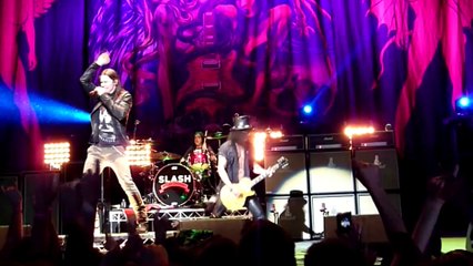 Slash and Myles Kennedy - Slither