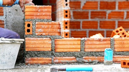 Rüyada Tuğla Görmek Dini ve Psikolojik Olarak Ne Anlama Gelir?