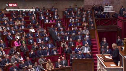 Comprendre la Loi Spéciale : Impact de la Censure et le Blocage au Parlement ⚖️