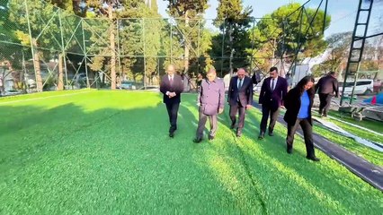 Vali Özarslan, çocukların arasına karıştı