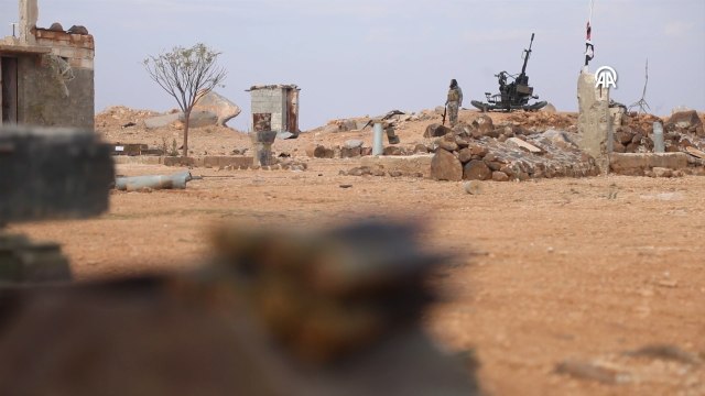 Rejim karşıtı gruplar Hama kent merkezini Suriye rejimi güçlerinden aldı