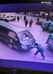 Petit malentendu avec un camion en panne